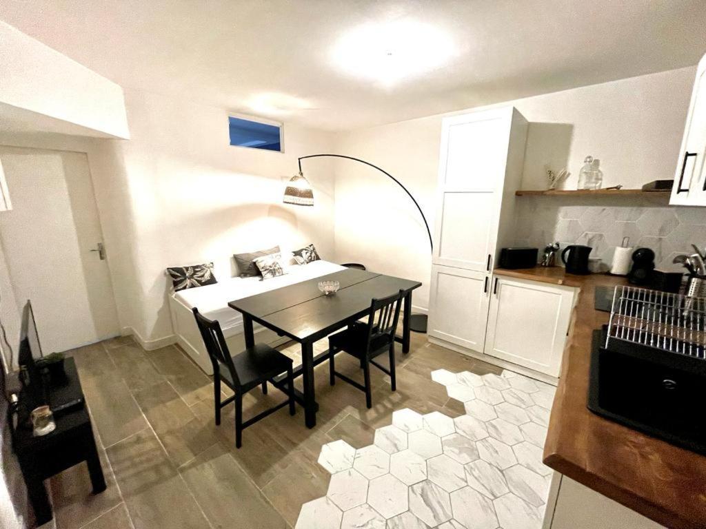 Joli T4 Renove Climatise Entre St Charles/Le Vieux-Port Apartman Marseille Kültér fotó