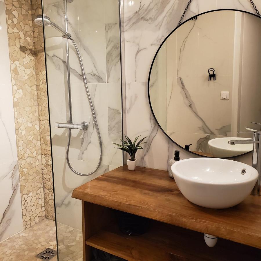 Joli T4 Renove Climatise Entre St Charles/Le Vieux-Port Apartman Marseille Kültér fotó